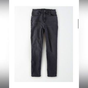American Eagle Stretch Curvy Mom Jean